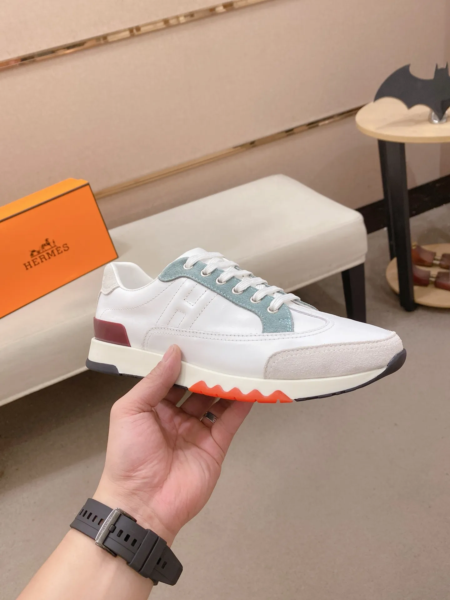 Ex-factory price: 500💰《HERMES》【Classic original single version】Hermès; top 🔝purchasing agent🔍🔍men's latest 🇺🇸sold simultaneously, original imported from Italy ▲▲first-layer cowhide ▲▲ (high-end, nobility and class) ) Exquisite workmanship (Italian 🇮🇹 imported water-dyed 🐂 cowhide lining) sole: original sole provided by the original factory, ⚠️exclusive double-layer activity·TPR·rubber·combined molded outsole; super comfortable·wear-resistant·non-slip·environmental protection The real thing is more beautiful when photographed in kind (high quality, following orders), you can come in and out at will * Number of yards: 38·39·40·41·42·43·44# (can be customized 45.)